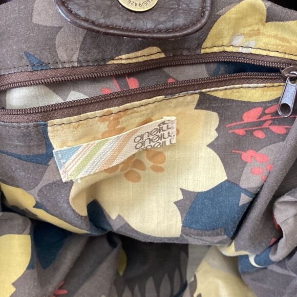 O’Neill canvas and leather tote bag crisscross straps and buckles - Picture 10 of 13